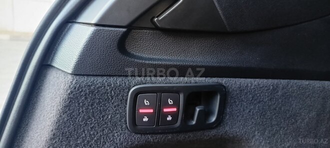 Audi Q7-3