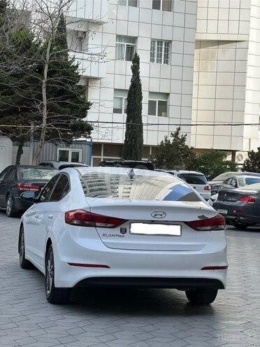 Hyundai Elantra 2017, 198,115 km - 2.0 l - Bakı