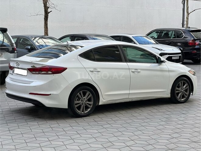 Hyundai Elantra 2017, 198,115 km - 2.0 l - Bakı