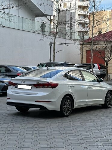 Hyundai Elantra 2017, 198,115 km - 2.0 l - Bakı