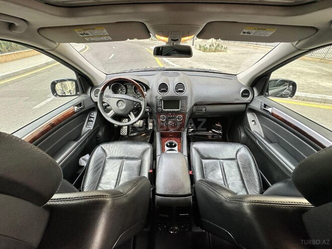 Mercedes GL 550 4MATIC-3