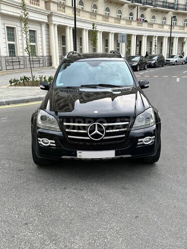 Mercedes GL 550 4MATIC-1