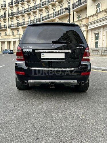 Mercedes GL 550 4MATIC-2