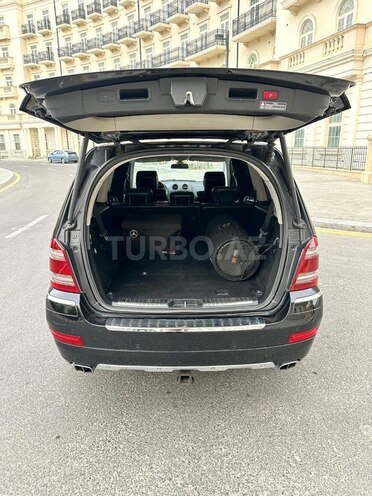 Mercedes GL 550 4MATIC-15