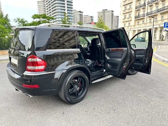 Mercedes GL 550 4MATIC-14