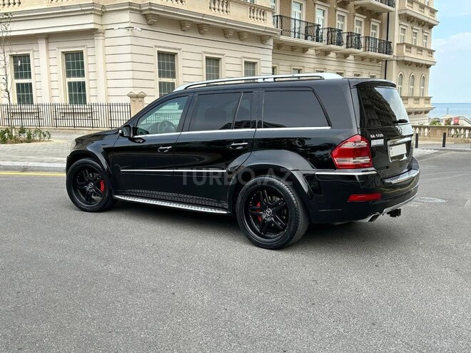 Mercedes GL 550 4MATIC-5