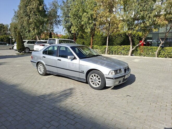 BMW 318 1994, 498,000 km - 1.8 l - Bakı