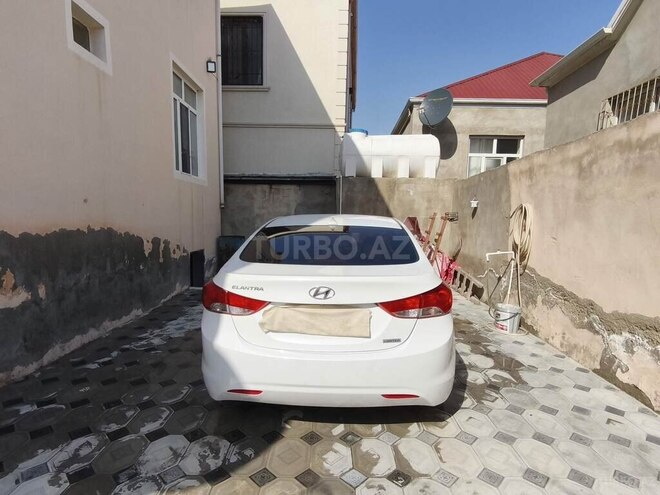 Hyundai Elantra-10