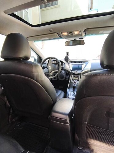Hyundai Elantra-5