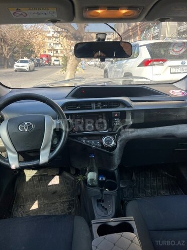 Toyota Aqua-5