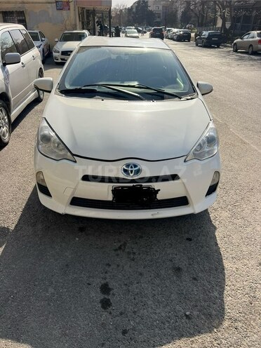 Toyota Aqua-1