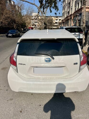Toyota Aqua-6