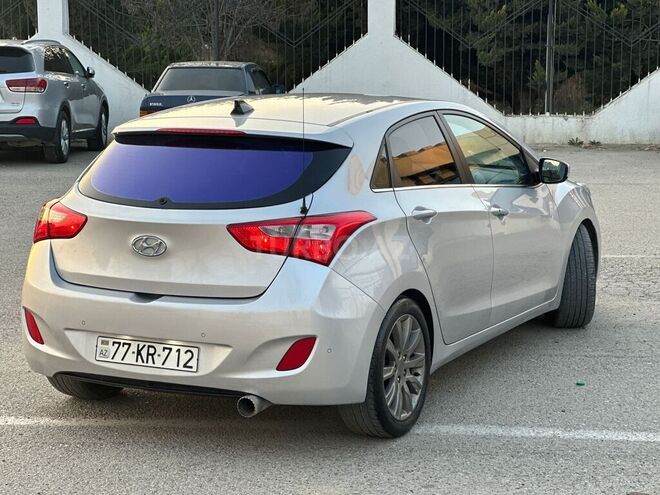 Hyundai i30 2014, 300,214 km - 1.6 л - Bakı