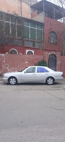 Mercedes E 200 1998, 270,000 km - 2.0 l - Bakı