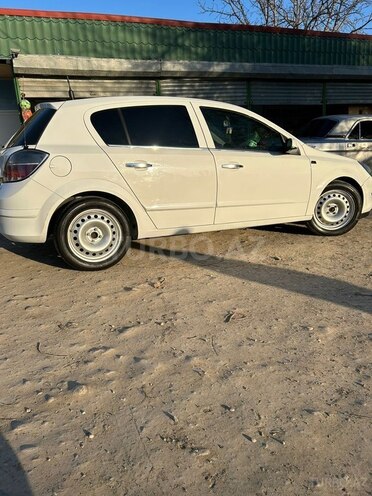 Opel Astra 2008, 270,000 km - 1.4 l - Yevlax