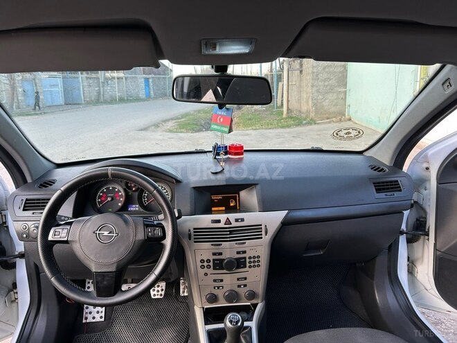Opel Astra 2008, 270,000 km - 1.4 l - Yevlax