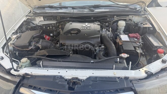 Mitsubishi L200 2012, 325,000 km - 2.5 l - Bakı
