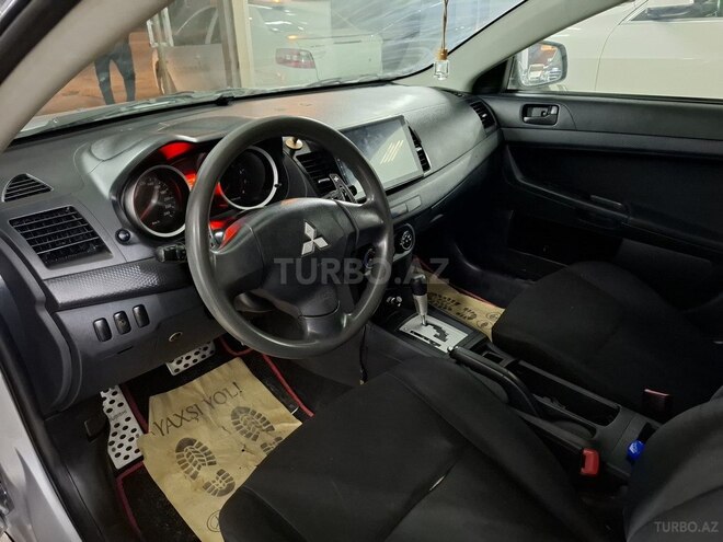 Mitsubishi Lancer-18