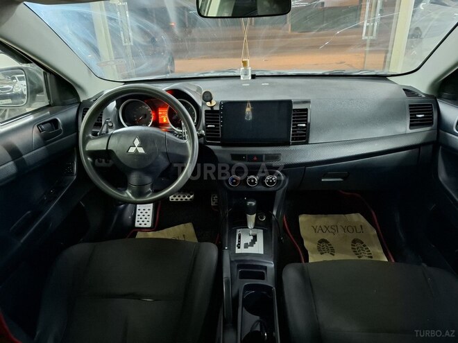 Mitsubishi Lancer-11