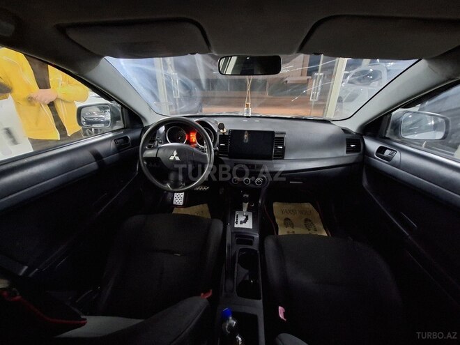 Mitsubishi Lancer-10