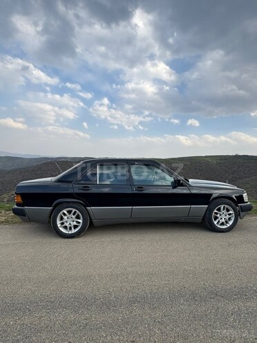 Mercedes 190 1991, 450,000 km - 2.0 l - Yardımlı