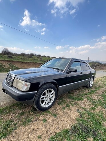 Mercedes 190 1991, 450,000 km - 2.0 l - Yardımlı