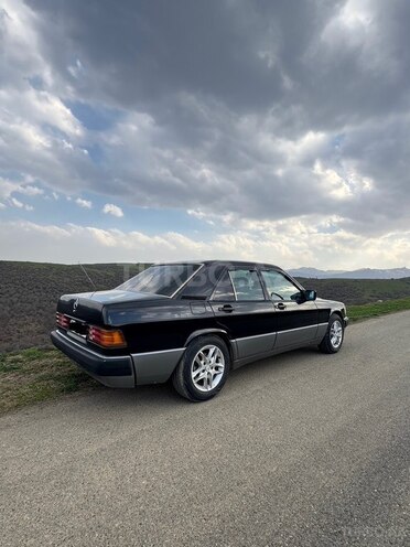 Mercedes 190 1991, 450,000 km - 2.0 l - Yardımlı