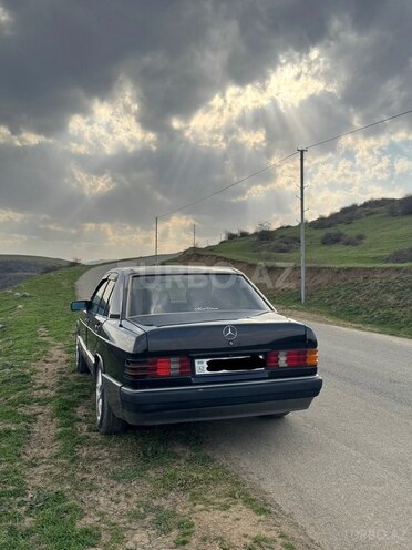 Mercedes 190 1991, 450,000 km - 2.0 l - Yardımlı
