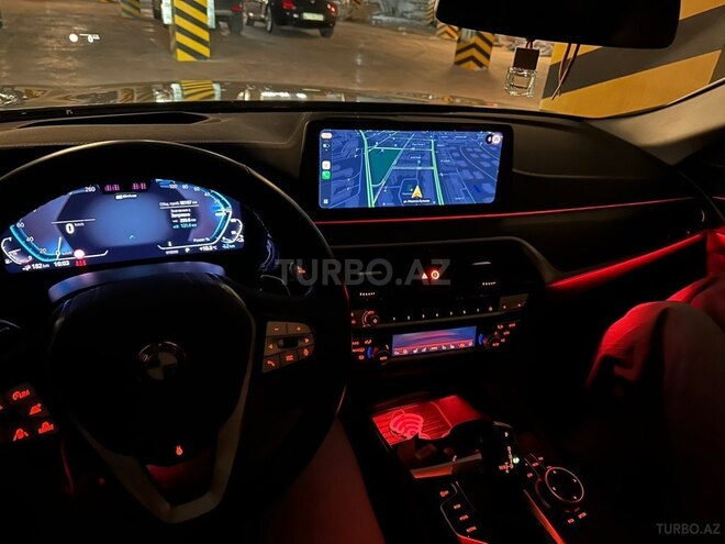 BMW 530e-8