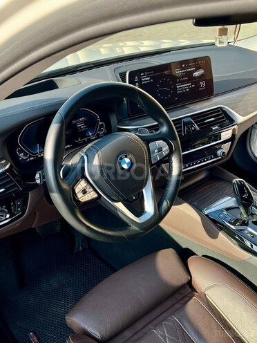 BMW 530e-5
