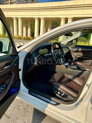 BMW 530e-6