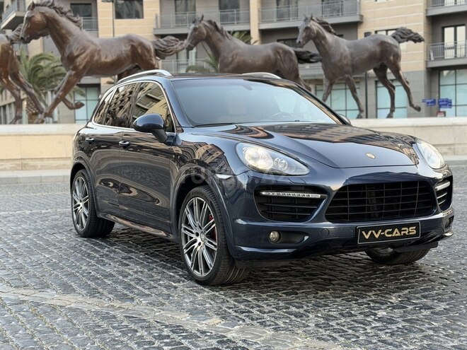 Porsche Cayenne GTS-2