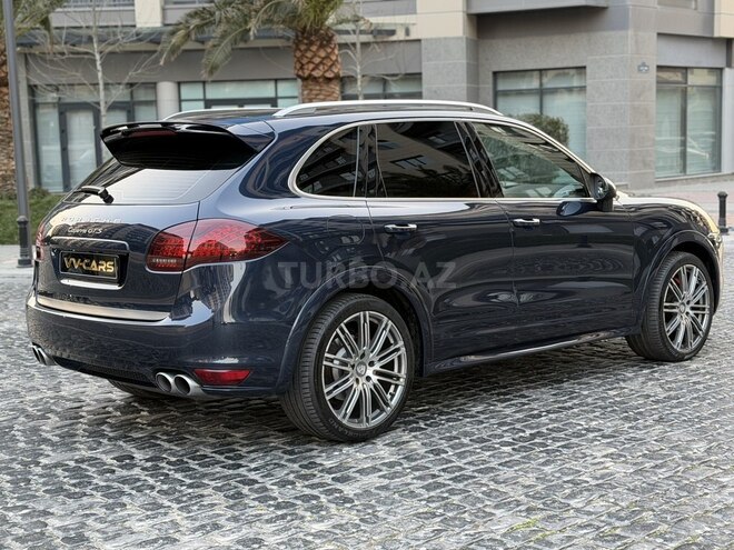 Porsche Cayenne GTS-6