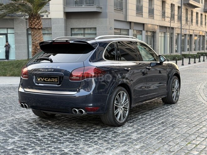 Porsche Cayenne GTS-7