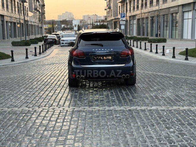 Porsche Cayenne GTS-9