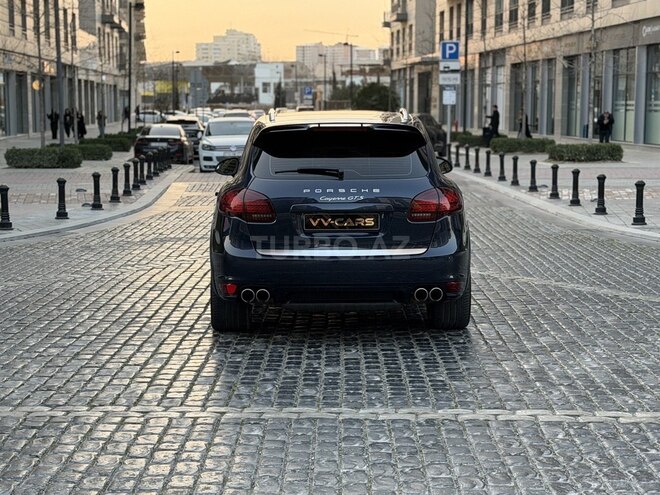 Porsche Cayenne GTS-8