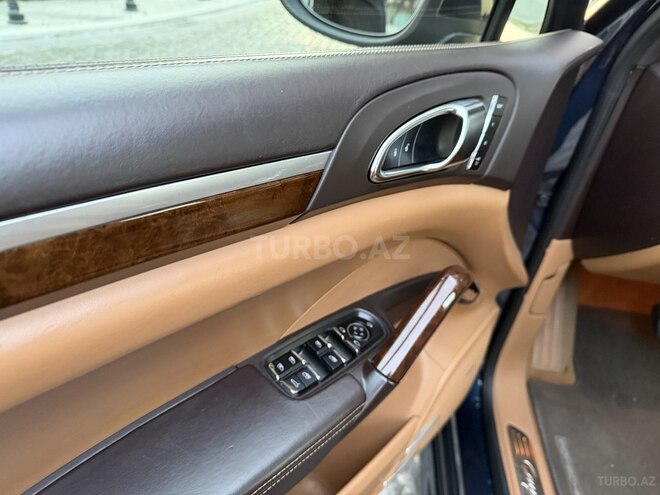 Porsche Cayenne GTS-14