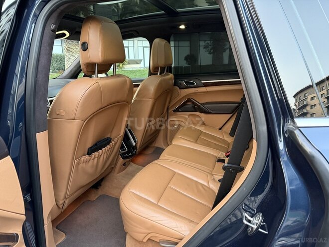 Porsche Cayenne GTS-15
