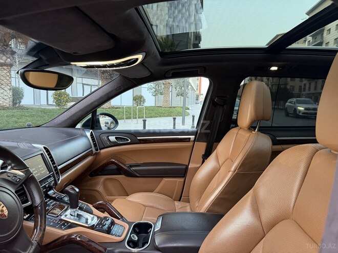 Porsche Cayenne GTS-19