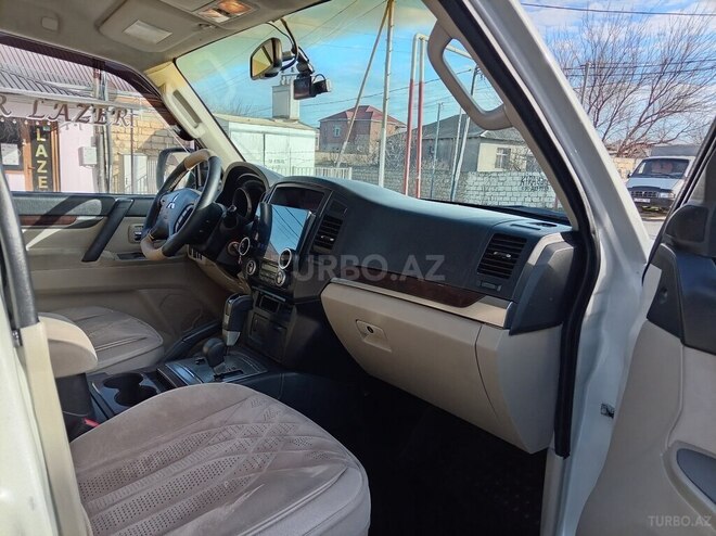 Mitsubishi Pajero 2011, 225,000 km - 3.5 л - Xırdalan