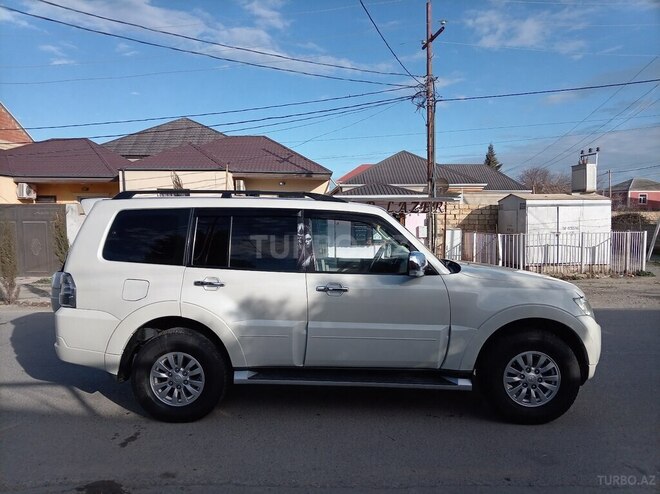 Mitsubishi Pajero 2011, 225,000 km - 3.5 л - Xırdalan