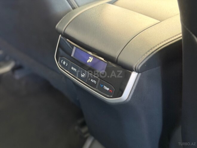 Toyota Highlander-13