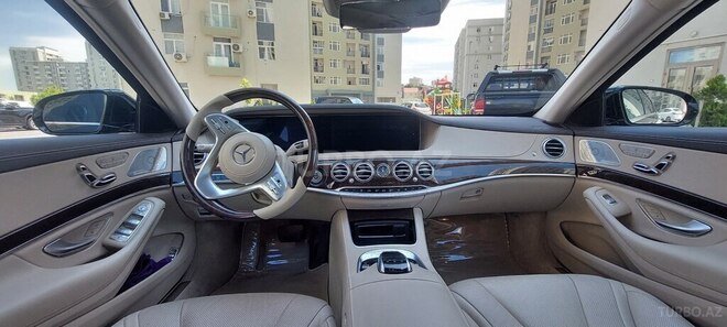 Mercedes S 400 d-12