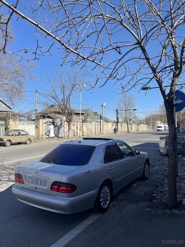 Mercedes E 320 2000, 427,000 km - 3.2 l - Bərdə