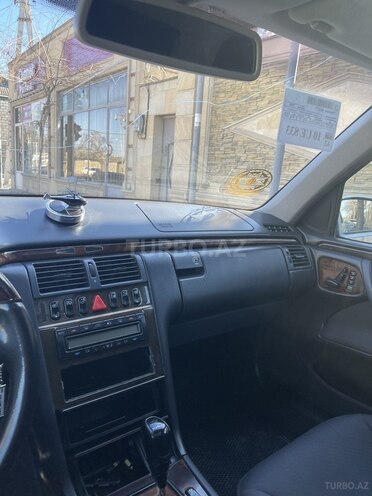 Mercedes E 320 2000, 427,000 km - 3.2 l - Bərdə