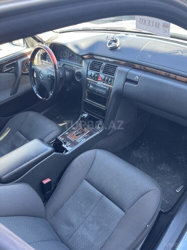 Mercedes E 320 2000, 427,000 km - 3.2 l - Bərdə