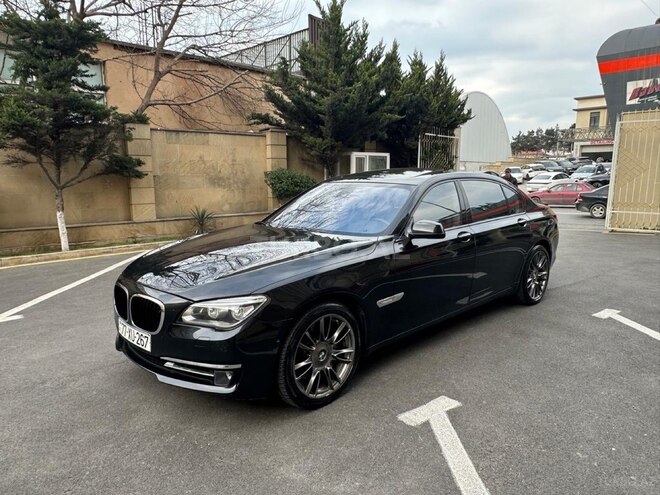 BMW 750-2