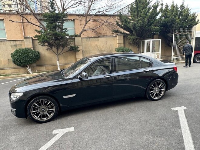 BMW 750-4