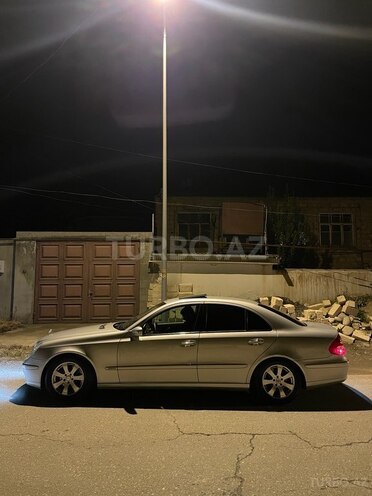 Mercedes E 240 2002, 329,478 km - 2.6 l - Quba