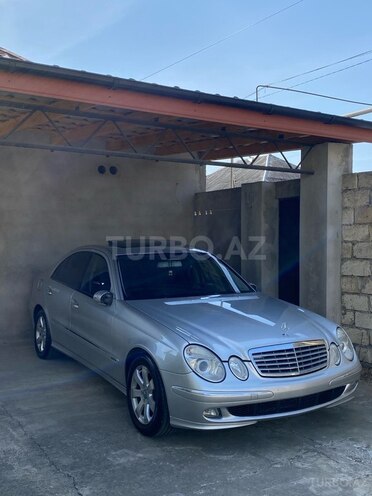 Mercedes E 240 2002, 329,478 km - 2.6 l - Quba